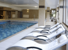 Relaks nad brzegiem rzeki 🏞️ Strefa SPA i górskie widoki 🧖‍♀️ Dzieci do 12 lat gratis 🎁