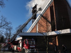 Pożar kościoła w samo Boże Narodzenie. Wierni w Wigilię ratowali obrazy i krzyże