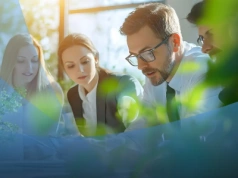 CX bez przeskoków: jak zrobić z „klienta na sztandarach” realną strategię