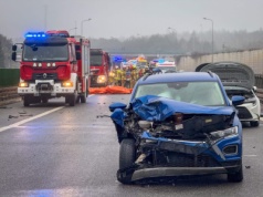 Karambol na trasie S8! Jest wielu rannych, w tym 5 dzieci. Droga zablokowana