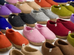 Najbardziej pożądane tej zimy? Wełniane kapcie od polskich projektantów