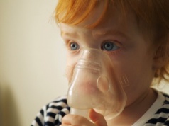 Jak rozpoznać zapalenie oskrzeli u malucha? Sprawdź, kiedy zgłosić się do lekarza