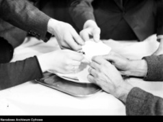 Najstarsze polskie opłatki znalezione w książce zagrabionej przez Szwedów w XVII wieku