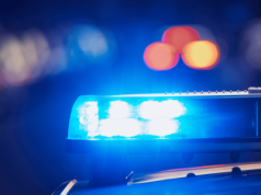 Białołęka. Osobówka zderzyła się z autobusem, drogi zablokowane