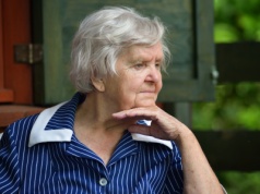 Ludzie dystansują się od rodziców. "Nigdy nie nawiązali ze mną więzi"