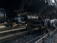 Dwa pociągi wypadły z szyn. Fatalna sytuacja na ważnej linii