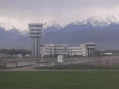 Awaryjne lądowanie w Ałmatach. Na pokładzie samolotu zmarł pasażer