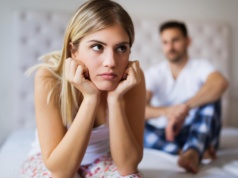 Kobiety płaca krocie, aby w łóżku było im lepiej. Są lepsze sposoby