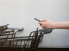 Koniec z pułapkami w internecie? UE szykuje Akt o sprawiedliwości cyfrowej