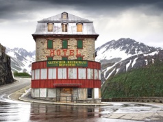 Niegdyś kultowy, dziś opuszczony. Odwiedził go papież i był tłem dla scen z filmu o Bondzie