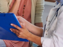 Koniec L4 na zasadach co dziś. Nowe prawo to rewolucja: pracownik odbierze telefon od szefa i odpisze na e-maila