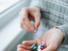 Witamina D, omega-3. Jak rozsądnie sięgać po suplementy