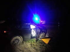 Groźne zdarzenie na DK45 w gminie Rudnik. Samochód dachował na wysokości Ponięcic