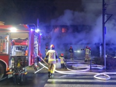 Pożar kontenerów na targowisku w Warszawie