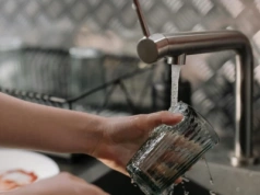 Niskie ciśnienie wody na wrocławskich osiedlach. To przez awarię magistrali