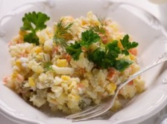 Szybka i łatwa w przygotowaniu. Sałatka waszyngtońska to mój hit na sylwestra