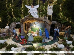 Mechaniczna batlejka u franciszkanów w Grodnie znów zachwyca wiernych (WIDEO)