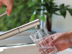 Kolejna awaria wodociągów w Warszawie. Do kiedy potrwają naprawy?