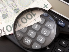 Skarbówka skontroluje tych Polaków. Eldorado z darowiznami dobiegło końca. Za to posypią się kary