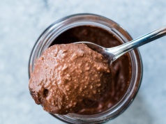 Ten krem robi się w 5 minut i ma skład marzeń. Nutella z awokado zaskakuje