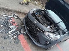 Zderzenie volkswagena z kią w Dysie. Jedna osoba trafiła do szpitala