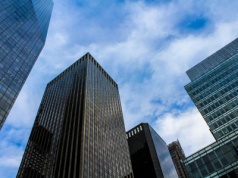 "Szklane domy" i kawa ze Starbacksa. Czy Olsztyn ma faktor "city"?