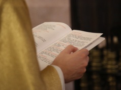 Francja: pasterki na autostradzie dla protestujących rolników
