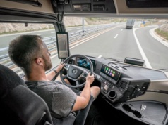 Przedsiębiorcy: rząd wbija nam nóż w plecy