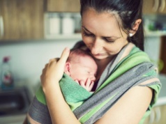Tego nikt nie mówi na szkole rodzenia. 6 prawd o połogu, które dobrze wiedzieć