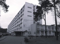 Nie żyje pacjent, który wypadł z okna szpitala w Toruniu. Rzecznik szpitala potwierdza