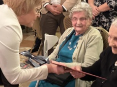 Po Dębowych Godach "sto lat" dla pani Zofii. Wdzięczni świętują