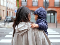 Praca na etacie i rodzicielstwo się wykluczają. Problemem są godziny otwarcia przedszkoli