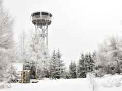 Prosty szlak na zimowy wypad z dzieckiem. Wieża widokowa w pakiecie. "Warto, zobaczcie"