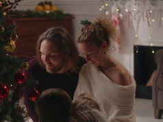 Wizyta u rodziców sprawia, że wraca stare "ja"? Mantry i triki, które pomagają zachować spokój