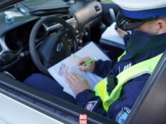 Polscy kierowcy mają nowy sposób na unikanie punktów karnych. Jest zgodny z prawem