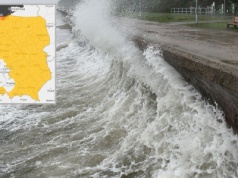 Trudne warunki w wielu regionach kraju. IMGW wydało alerty