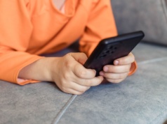 Smartfony uszkadzają oczy