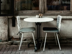 Pożar na targowisku Bakalarska. Co z punktami gastronomicznymi?