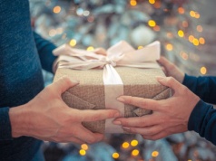 Nietrafiony prezent pod choinką? Sprawdź, jak go zwrócić bez zbędnego stresu