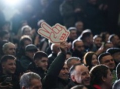 Miliony euro w grze. Waży się przyszłość najmłodszego państwa Europy