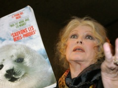 Dla zwierząt zaatakowała nawet Chiny. Brigitte Bardot poświęciła swe życie