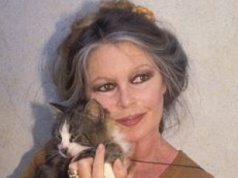 Do kogo trafi MAJĄTEK Brigitte Bardot? Przekazała go na AUKCJĘ