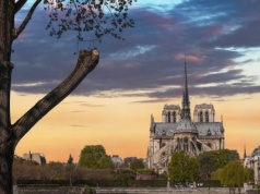 Francuzi się nawracają. Ale państwo francuskie bynajmniej nie jest po ich stronie