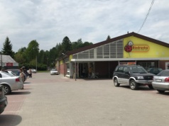 200 zł kary za brak biletu pod Biedronką czy Lidlem. Da się jej uniknąć? Prawnik wyjaśnia