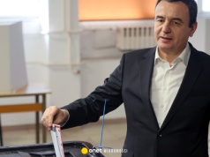 "Kraj nie może sobie pozwolić na kolejny stracony rok". Kosowo ma dość klinczu. "Politycy, zamiast rozwiązywać problemy, tworzą je"