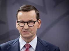 Morawiecki uczy się grać w grę wideo? Zaskakujący wpis byłego premiera