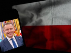 Nawrocki wprowadza nowy zwyczaj. Zaskakujące, co zdecydował ws. flagi Polski