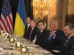 Trump "wygonił" dziennikarzy. Kuriozalna sytuacja przy stole