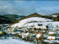 Zimą są piękniejsze niż Tatry i skrywają wiele sekretów. Turyści rzadko tam jeżdżą