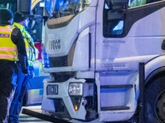 Atak serca za kierownicą ciężarówki – przypadkowi świadkowie uratowali kierowcę